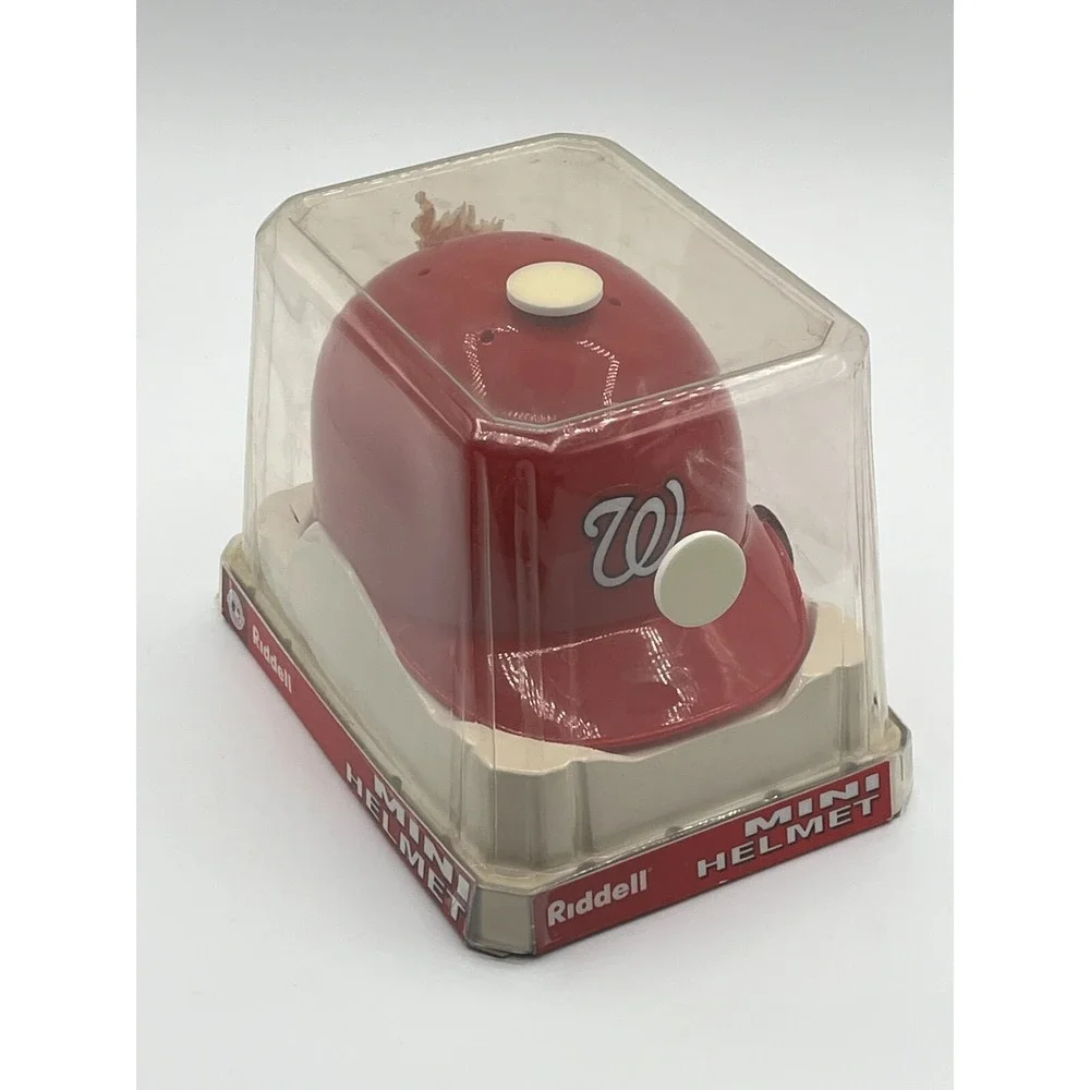 Vintage Washington Nationals 2006 Riddle‎ Mini Helmet with stand